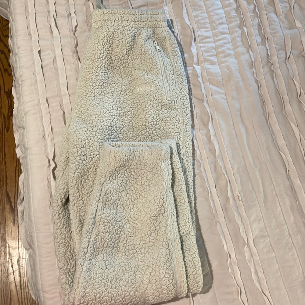 Skims sherpa joggers